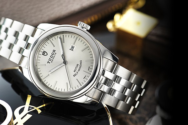 `[_[(`[h) TUDOR 