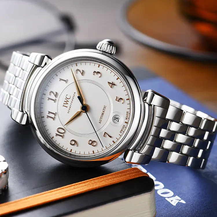 IWC _EB`